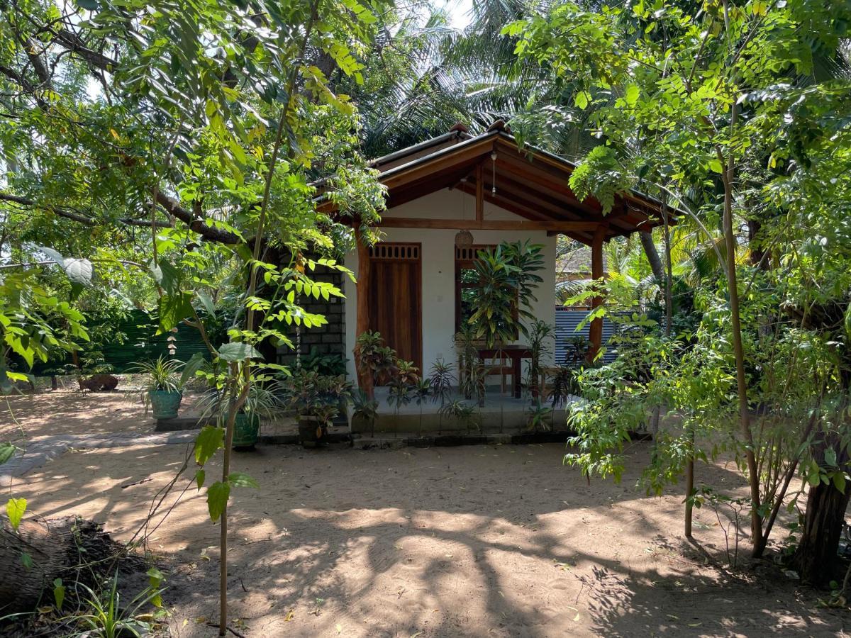 Salty Garden Arugambay Bed & Breakfast Vịnh Arugam Ngoại thất bức ảnh